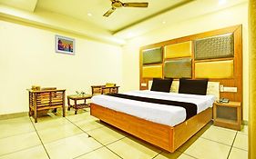 Hotel O Grand Signia